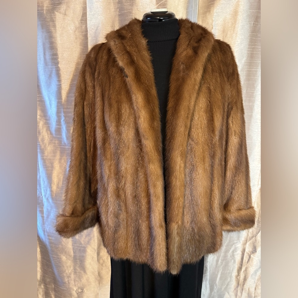 Gorgeous fur swing coat.  Crop sleeves size large